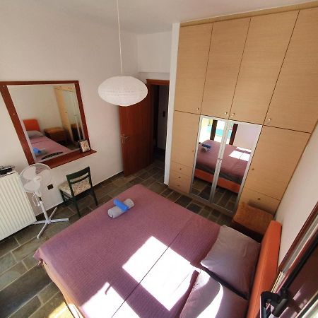 Julia'S Apartment カラマタ エクステリア 写真