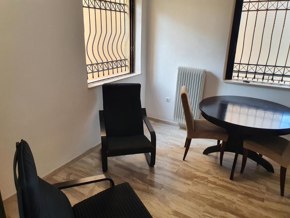 Julia'S Apartment カラマタ エクステリア 写真